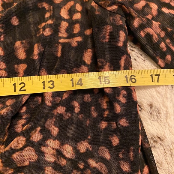 Jane + Delancey Womens Black and Blush button down top = Size Medium - Picture 5 of 7